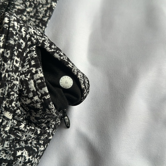 LULULEMON Sole Training  7/8 Tight - Picture 7 of 9